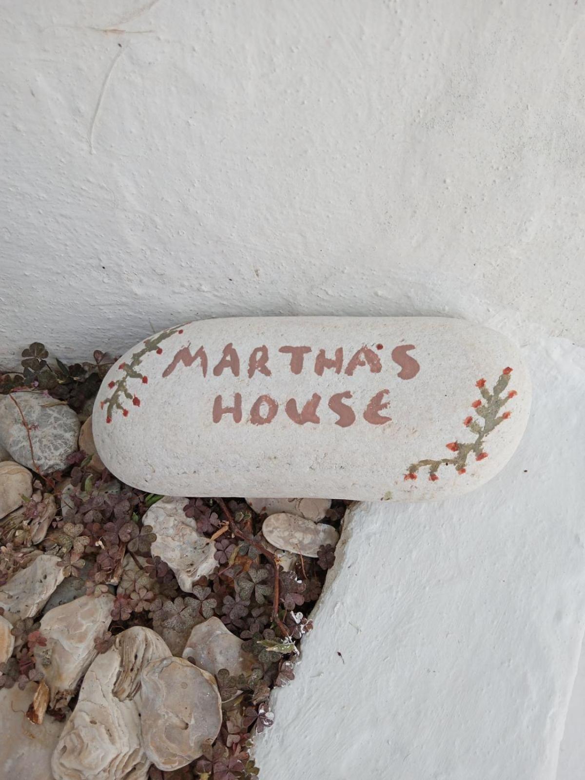 Marthas Traditional House Hébergement de vacances